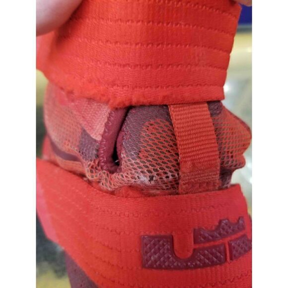 Rare colorways red camouflage nike lebron James soldier ten 9.5 - Picture 12 of 12